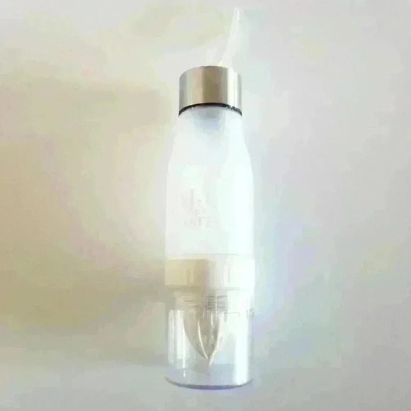 Transhome Creative Fruit Infuser Water Bottle - Picture 2 of 5